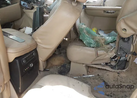 2011 Cadillac Escalade Esv Luxury z USA, uszkodzony, nr VIN 1GYS4HEF1BR334152